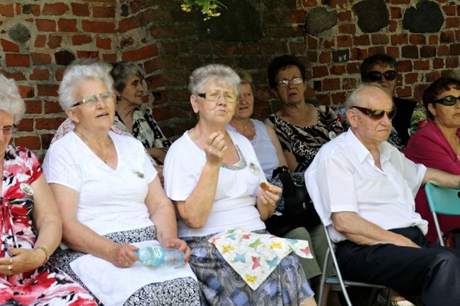 Seniorzy opanowali Świętą Górę - zdjęcia
