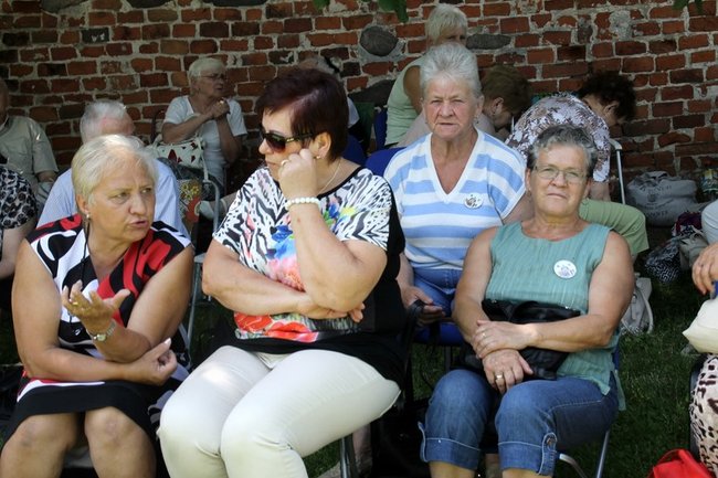 Seniorzy opanowali Świętą Górę - zdjęcia