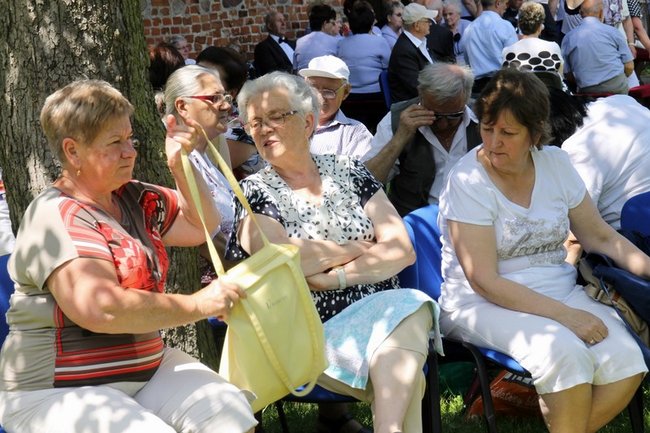 Seniorzy opanowali Świętą Górę - zdjęcia