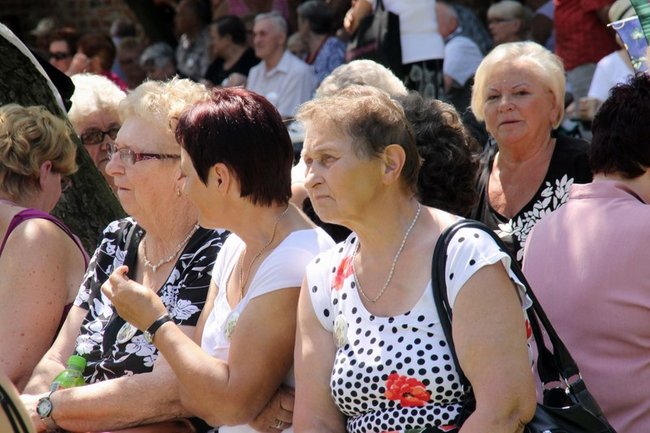 Seniorzy opanowali Świętą Górę - zdjęcia