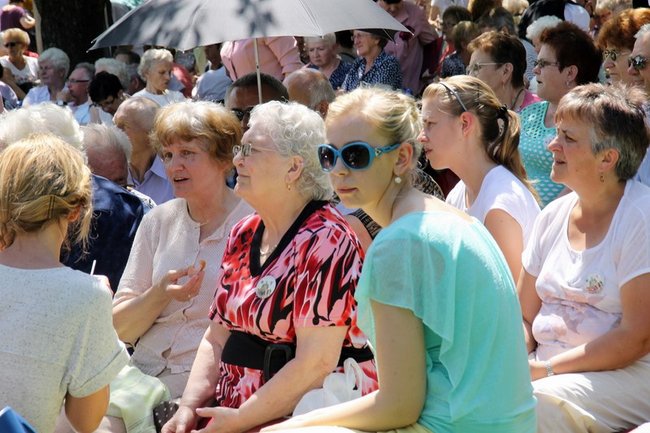 Seniorzy opanowali Świętą Górę - zdjęcia