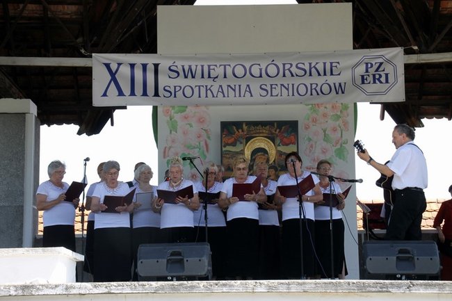 Seniorzy opanowali Świętą Górę - zdjęcia