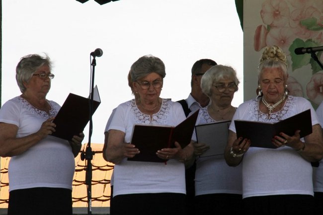 Seniorzy opanowali Świętą Górę - zdjęcia