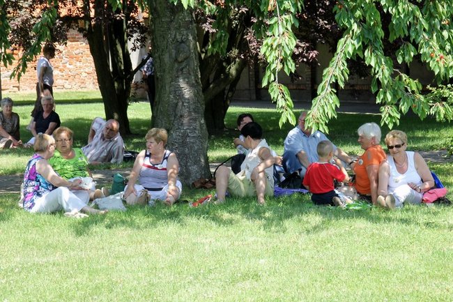 Seniorzy opanowali Świętą Górę - zdjęcia