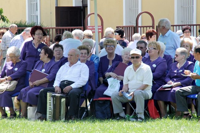 Seniorzy opanowali Świętą Górę - zdjęcia