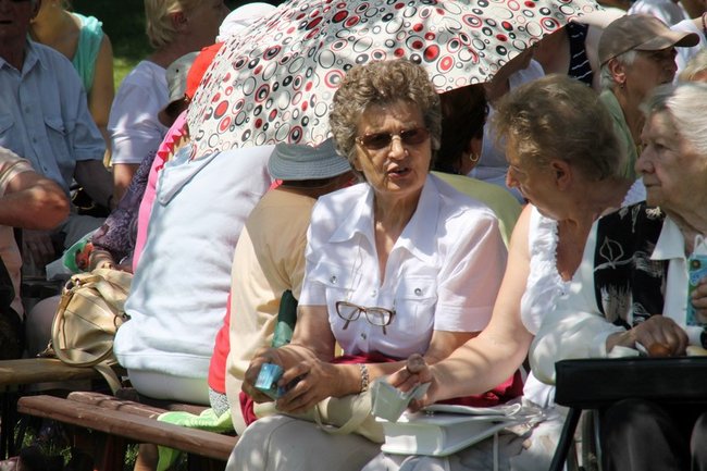 Seniorzy opanowali Świętą Górę - zdjęcia