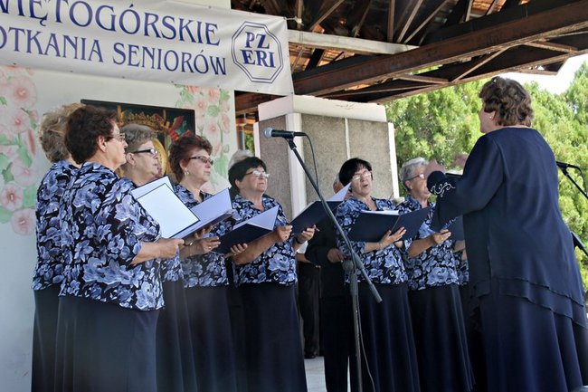 Seniorzy opanowali Świętą Górę - zdjęcia