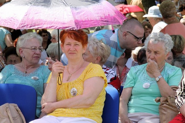 Seniorzy opanowali Świętą Górę - zdjęcia