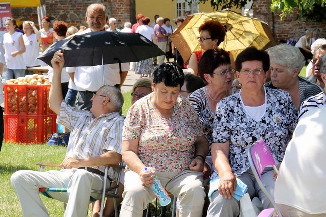 Seniorzy opanowali Świętą Górę - zdjęcia