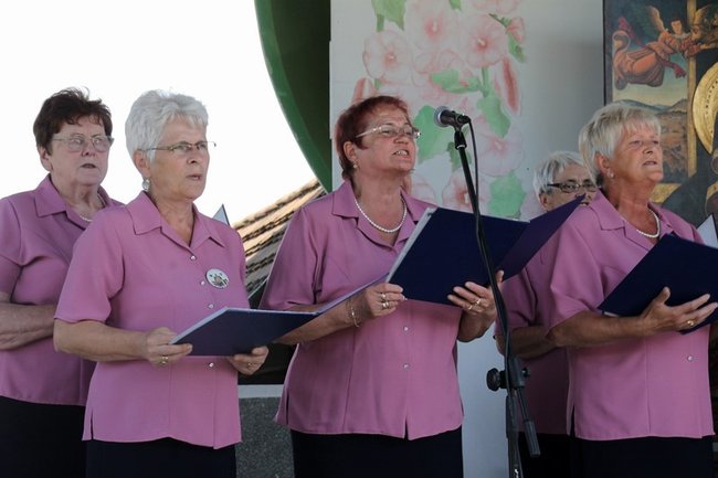 Seniorzy opanowali Świętą Górę - zdjęcia