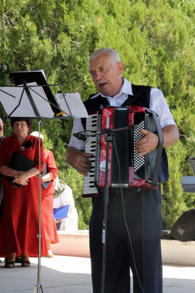 Seniorzy opanowali Świętą Górę - zdjęcia