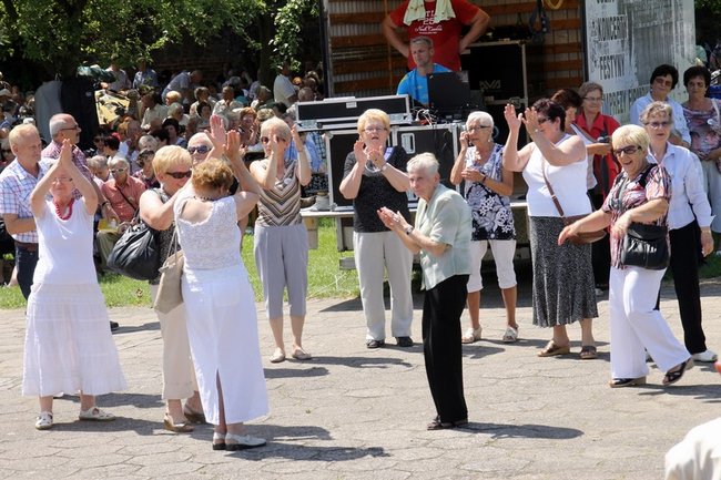 Seniorzy opanowali Świętą Górę - zdjęcia