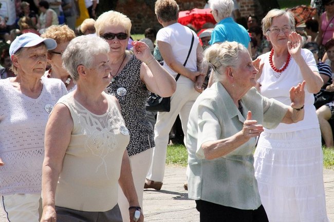 Seniorzy opanowali Świętą Górę - zdjęcia