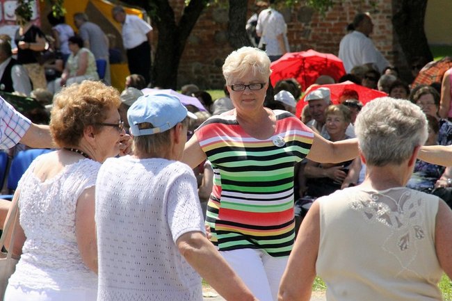 Seniorzy opanowali Świętą Górę - zdjęcia