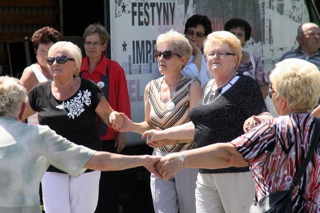 Seniorzy opanowali Świętą Górę - zdjęcia