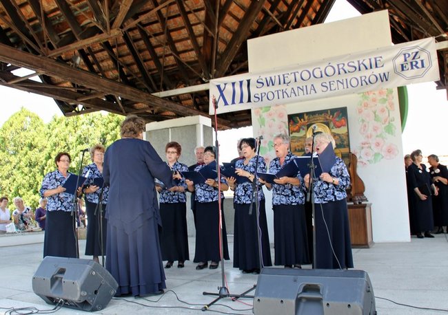 Seniorzy opanowali Świętą Górę - zdjęcia