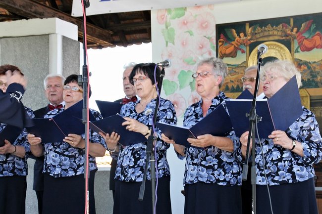 Seniorzy opanowali Świętą Górę - zdjęcia