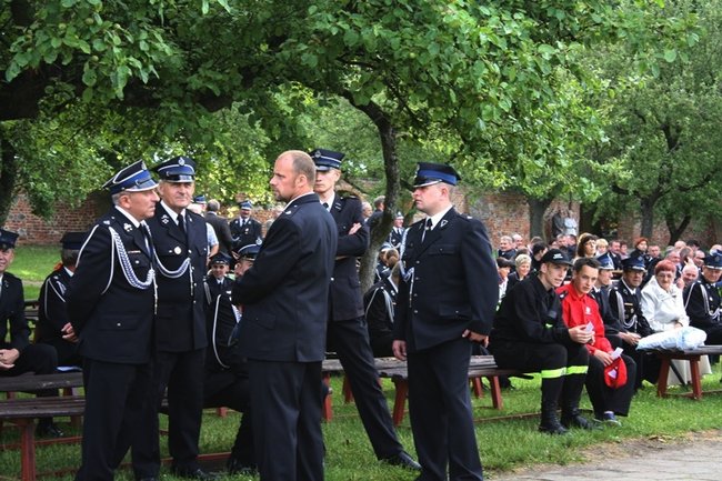 Witani z otwartymi rękoma - zdjęcia