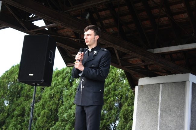 Witani z otwartymi rękoma - zdjęcia