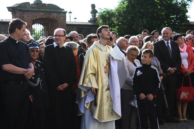 Witani z otwartymi rękoma - zdjęcia