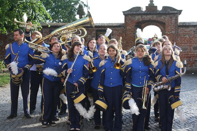 Witani z otwartymi rękoma - zdjęcia