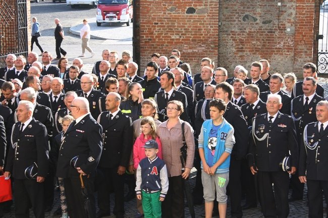 Witani z otwartymi rękoma - zdjęcia