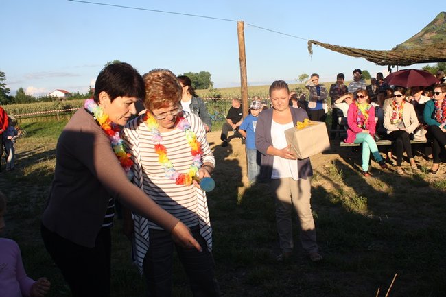 Puszczali wianki po stawie - zdjęcia