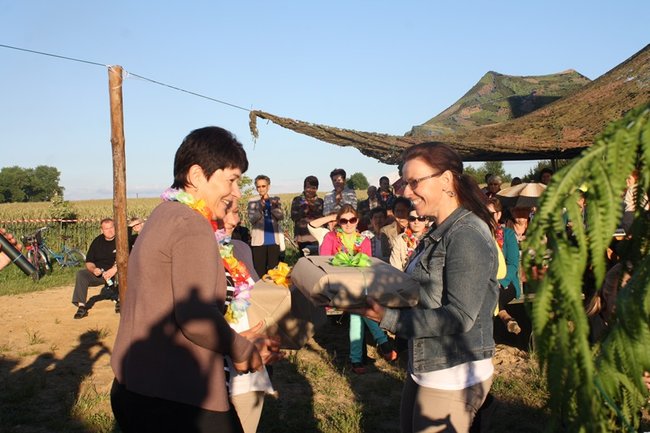 Puszczali wianki po stawie - zdjęcia