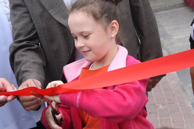 Cieszą się z nowego boiska - zdjęcia