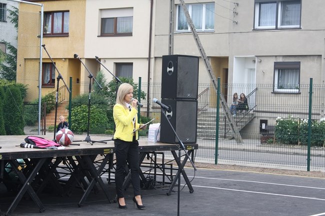 Cieszą się z nowego boiska - zdjęcia