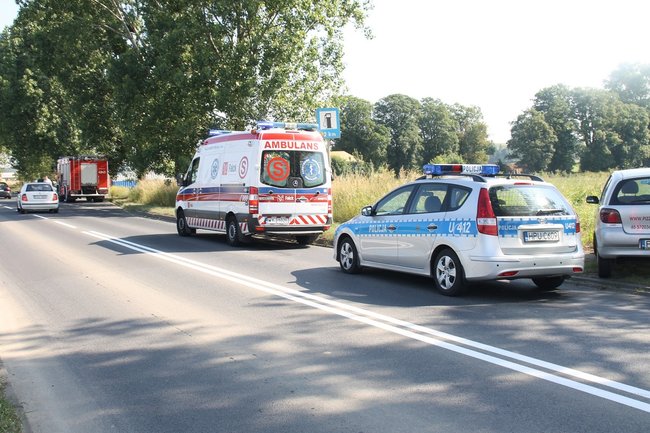 Uderzyła w słup energetyczny - zdjęcia