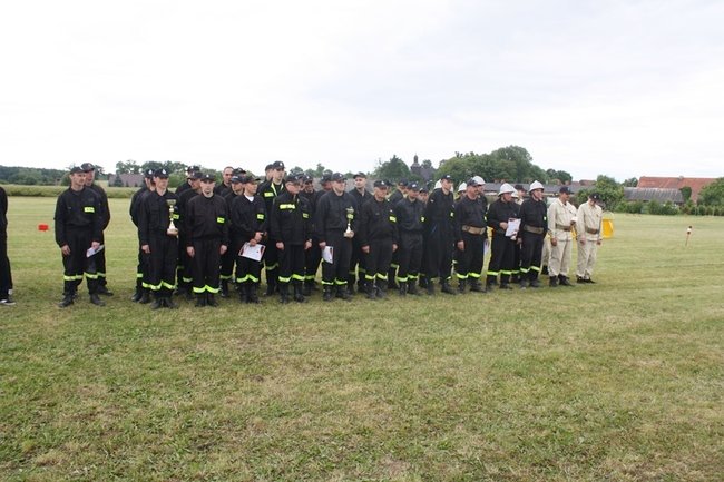 Rywalizowali w deszczu