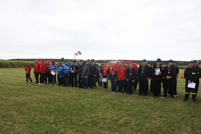 Rywalizowali w deszczu