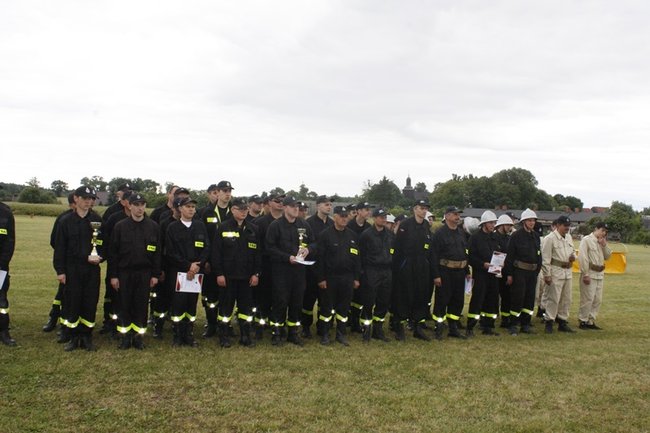 Rywalizowali w deszczu