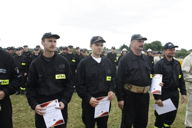 Rywalizowali w deszczu