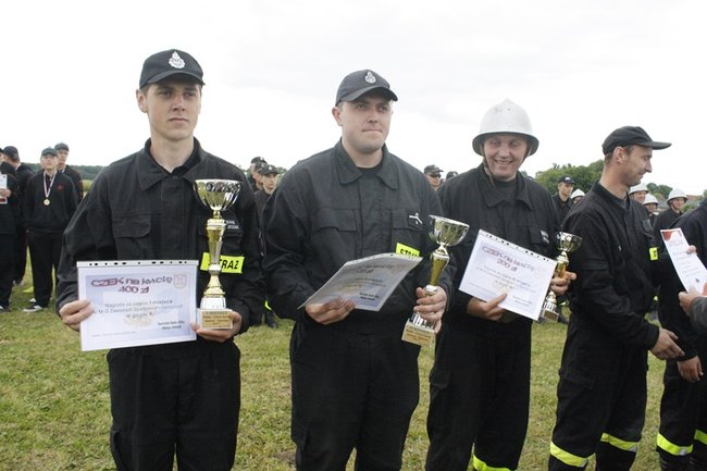 Rywalizowali w deszczu