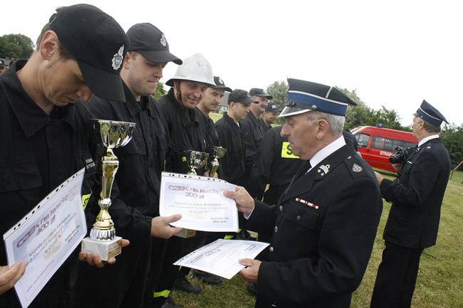 Rywalizowali w deszczu