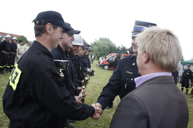 Rywalizowali w deszczu