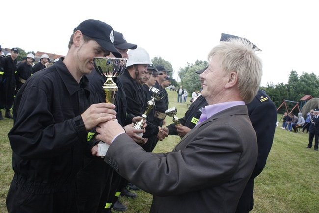 Rywalizowali w deszczu