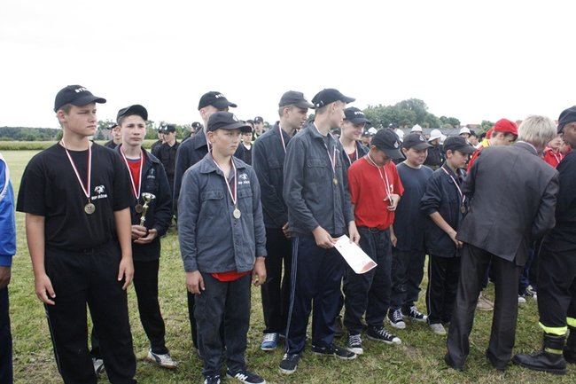 Rywalizowali w deszczu