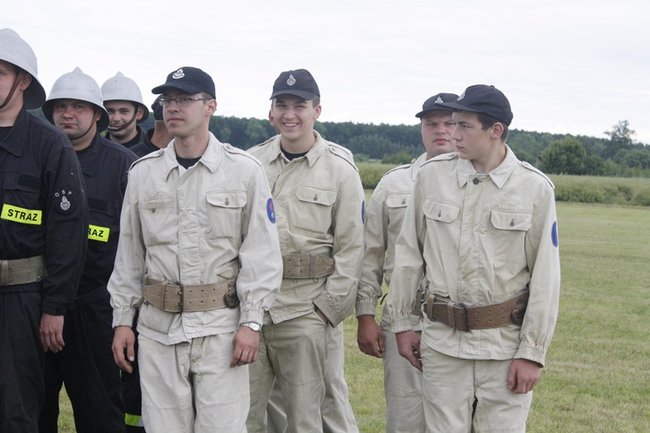 Rywalizowali w deszczu