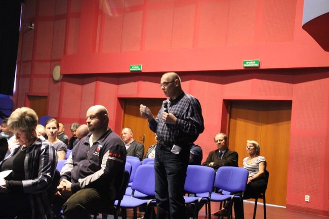 Kto wyśmiewa się z policji?