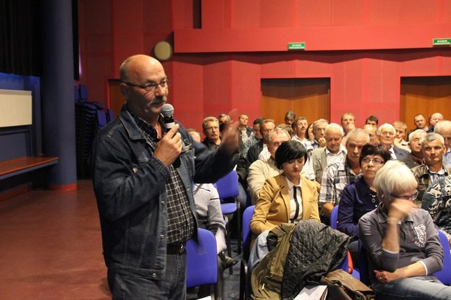 Kto wyśmiewa się z policji?