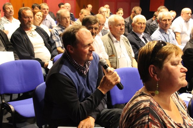 Kto wyśmiewa się z policji?