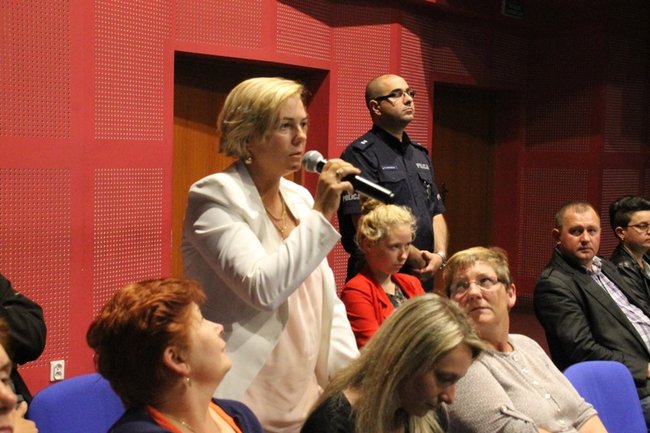 Kto wyśmiewa się z policji?