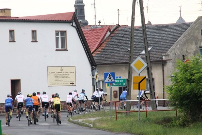 Pokonają 200 km rowerem - zdjęcia