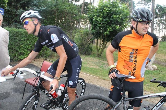 Pokonają 200 km rowerem - zdjęcia