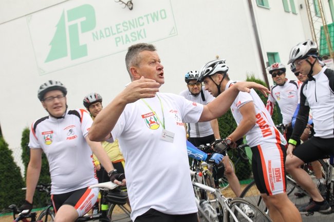 Pokonają 200 km rowerem - zdjęcia