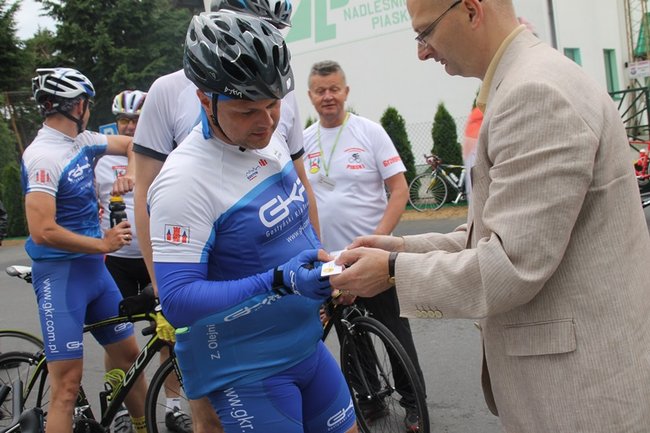 Pokonają 200 km rowerem - zdjęcia