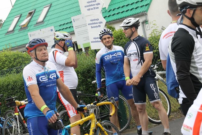 Pokonają 200 km rowerem - zdjęcia